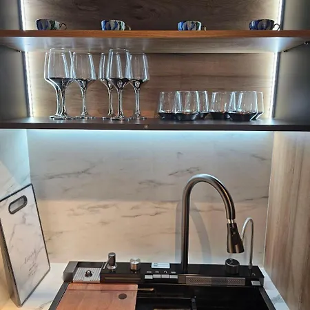 Апартамент Sunny Bay Sweet Homes Lux